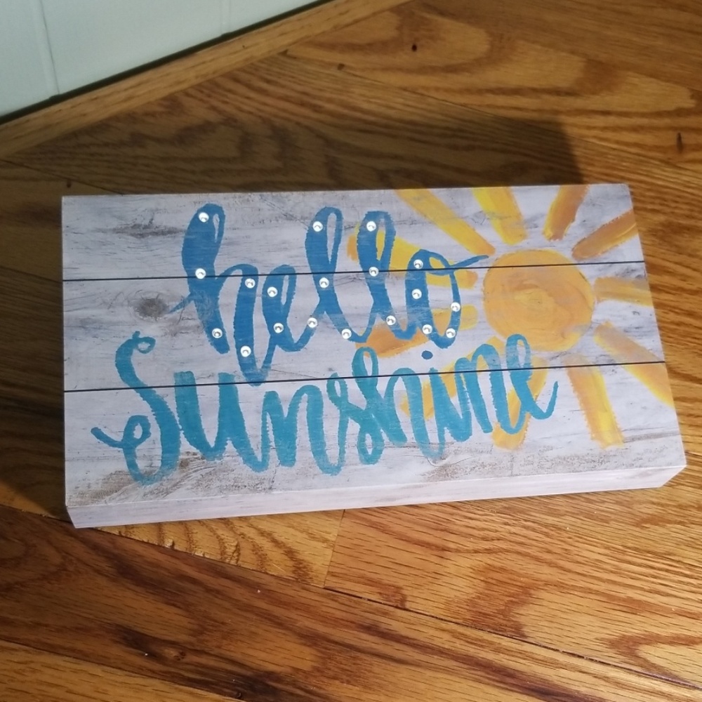 NWT "HELLO SUNSHINE" light up wall art